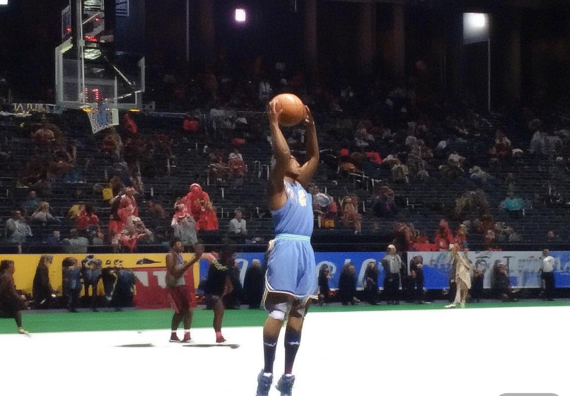 湖人奥斯汀·里夫斯进攻效率解析：真实命中率领先，季后赛关键得分保障